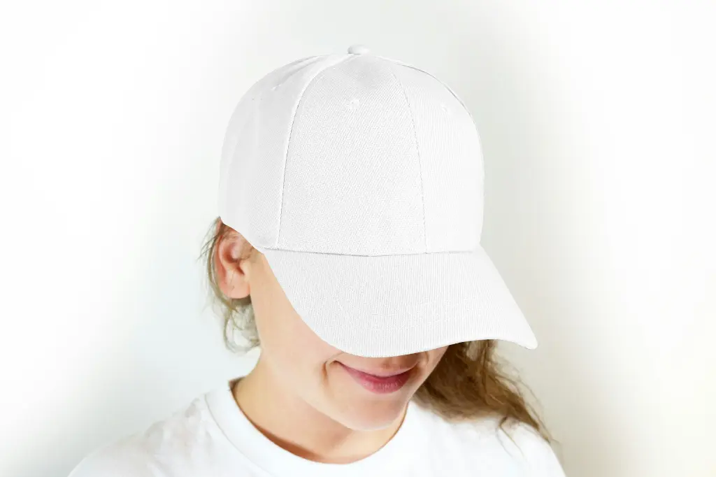 unsplash_bDKisUNHNr0_gorra.webp