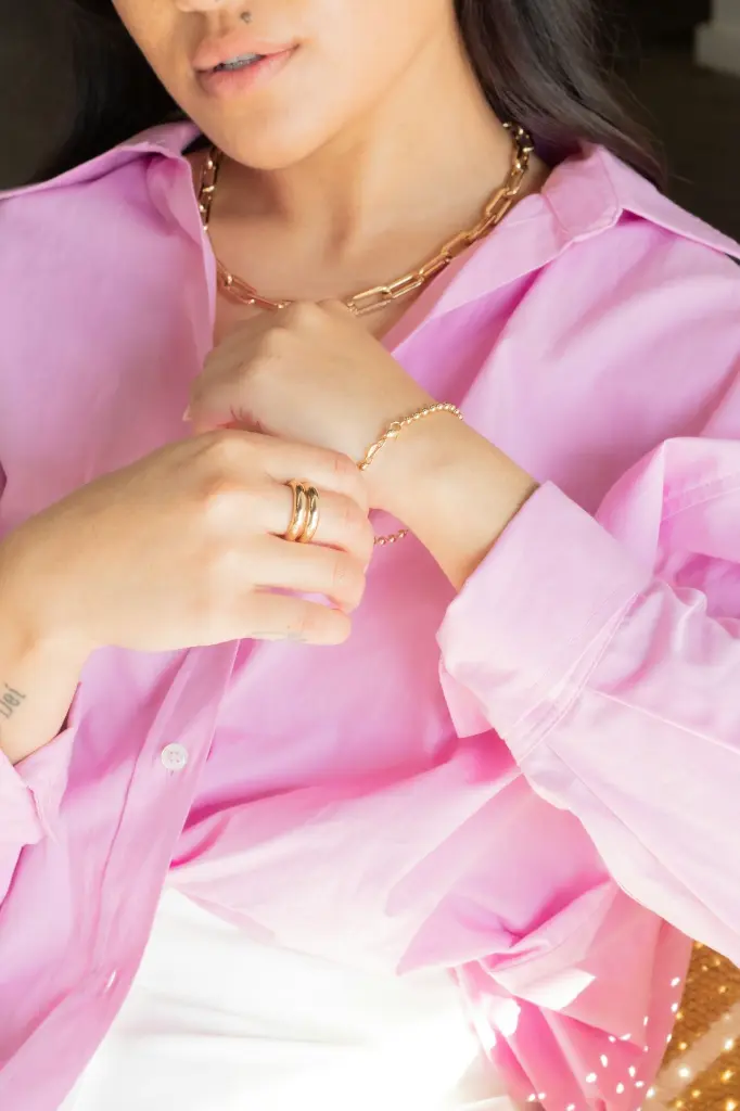 unsplash_Sp1_OVMdySc_chaqueta de mujer rosada.jpg.jpg.jpg.webp