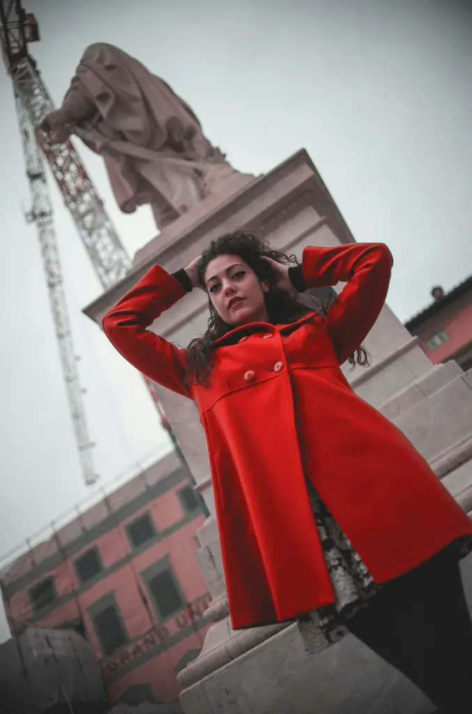 unsplash_CgxrxpUJWfY_chaqueta de mujer amarilla.jpg.jpg.jpg.jpg.jpg.jpg.jpg.jpg.jpg.jpg.jpg.jpg.webp