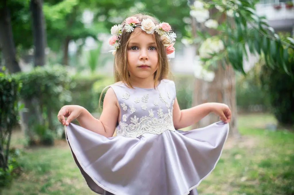 unsplash_oD3X-e4L2ac_vestido de niña.jpg.jpg.jpg.jpg.jpg.jpg.jpg.webp