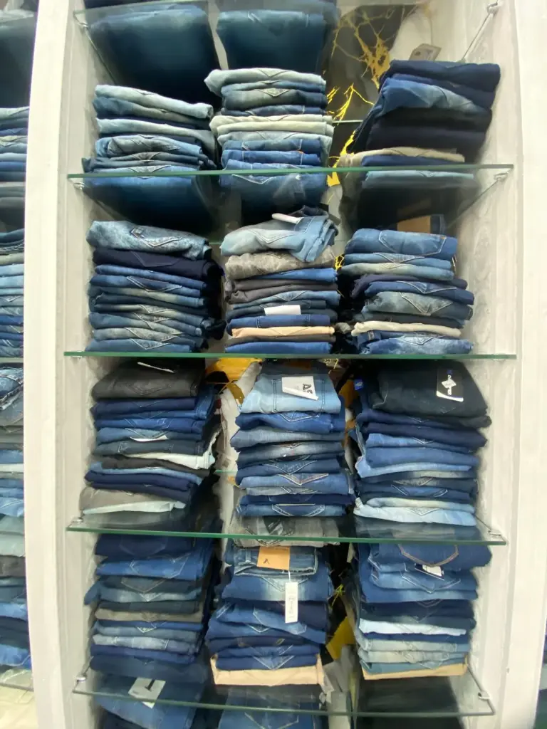 [Frente al banco banreservas barahona] Pantalones Jeam de Hombres y Mujer