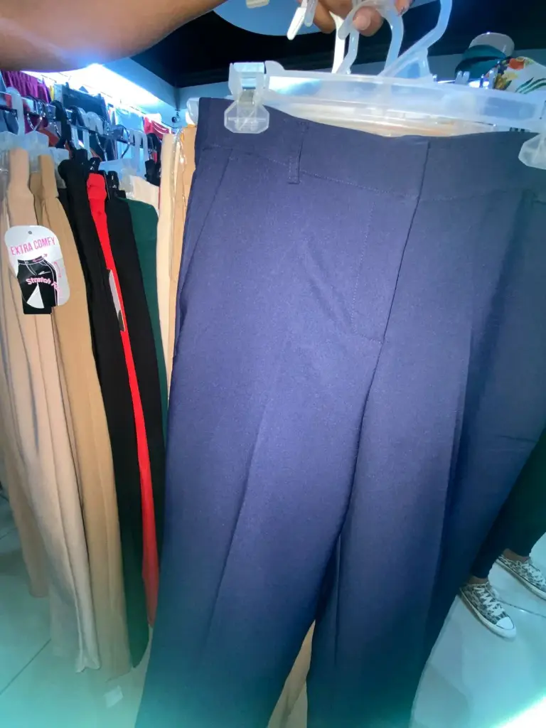 [631405623] Pantalones finos para mujer